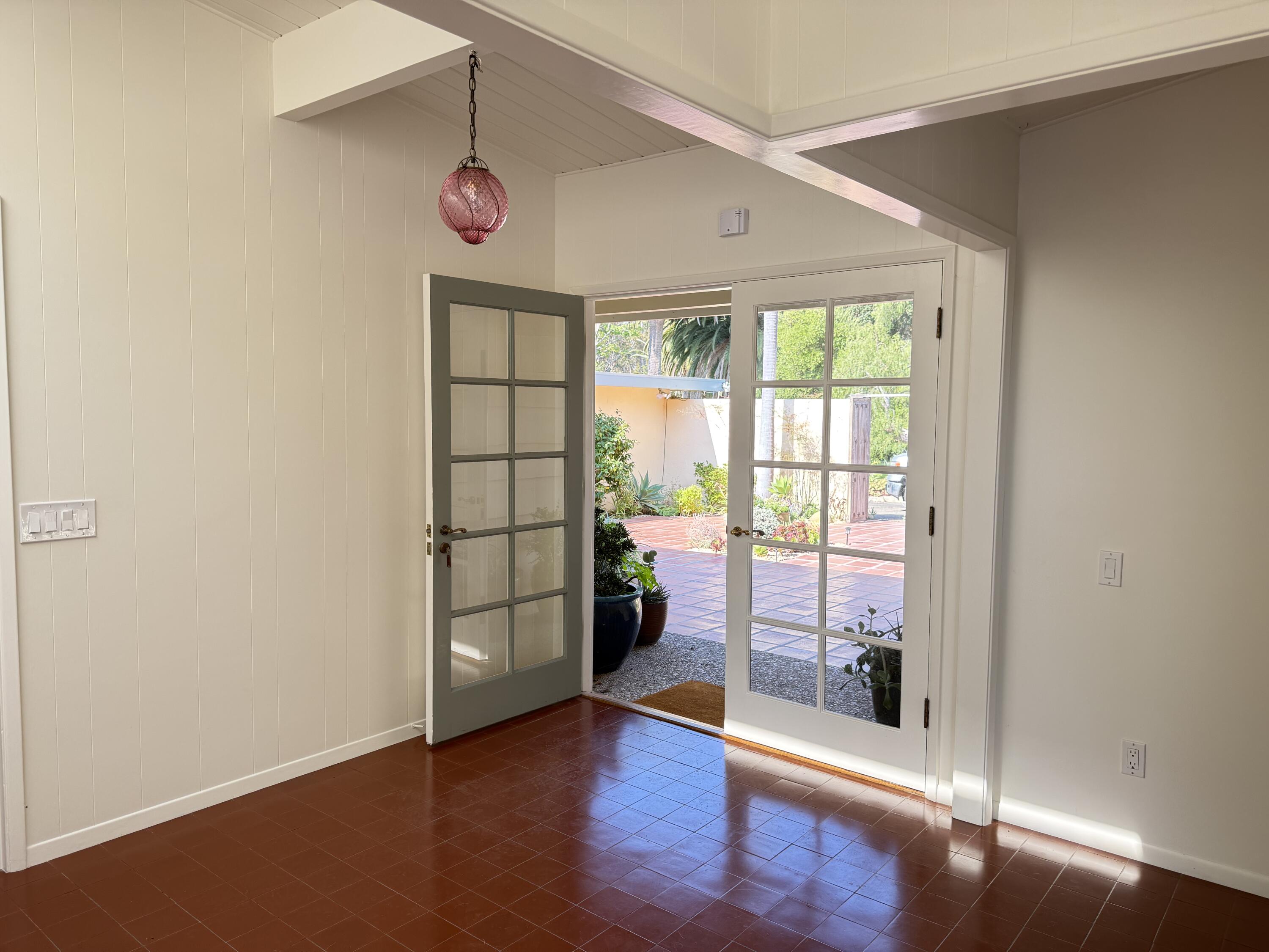 1747 Glen Oaks Drive