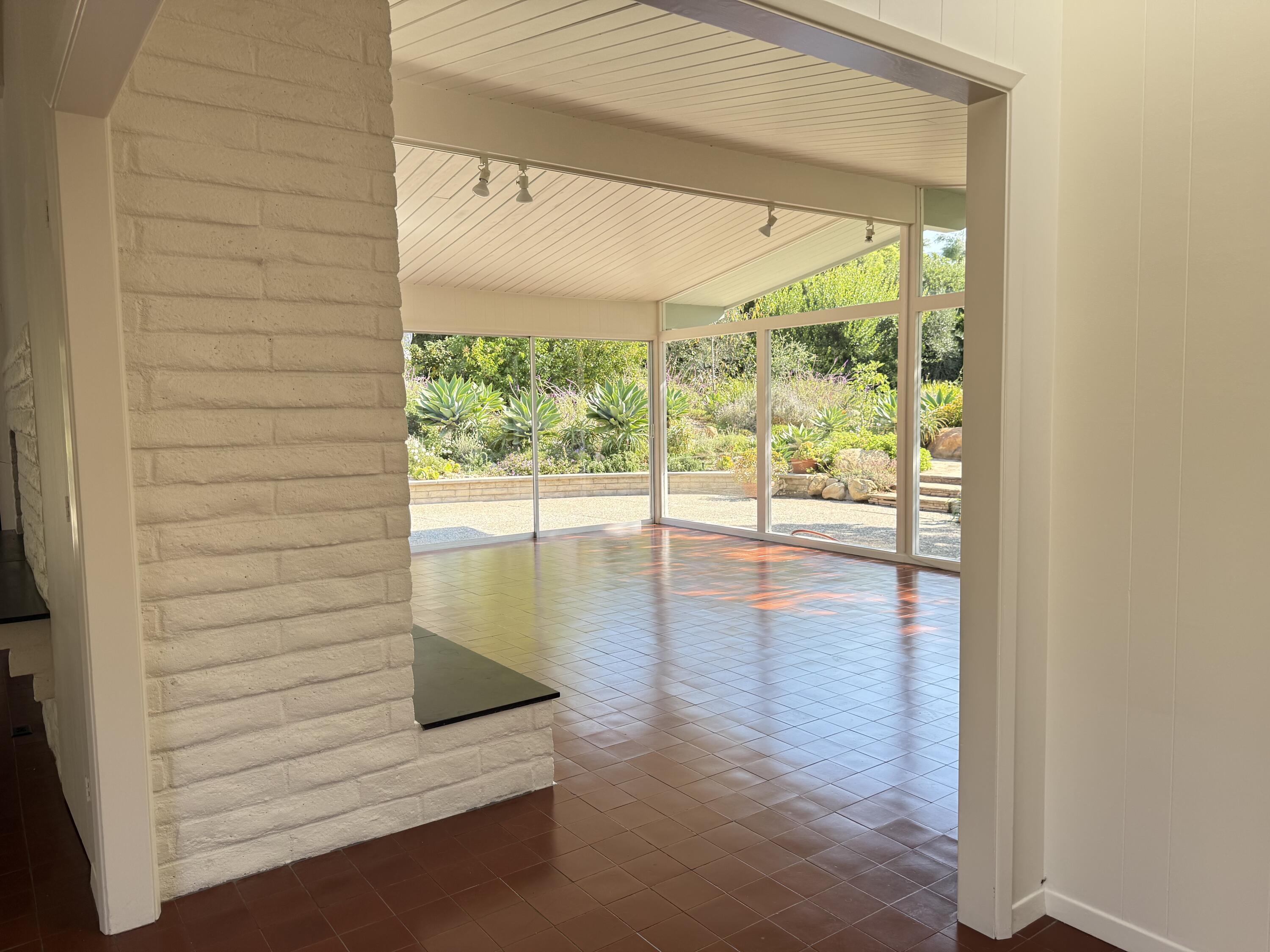 1747 Glen Oaks Drive