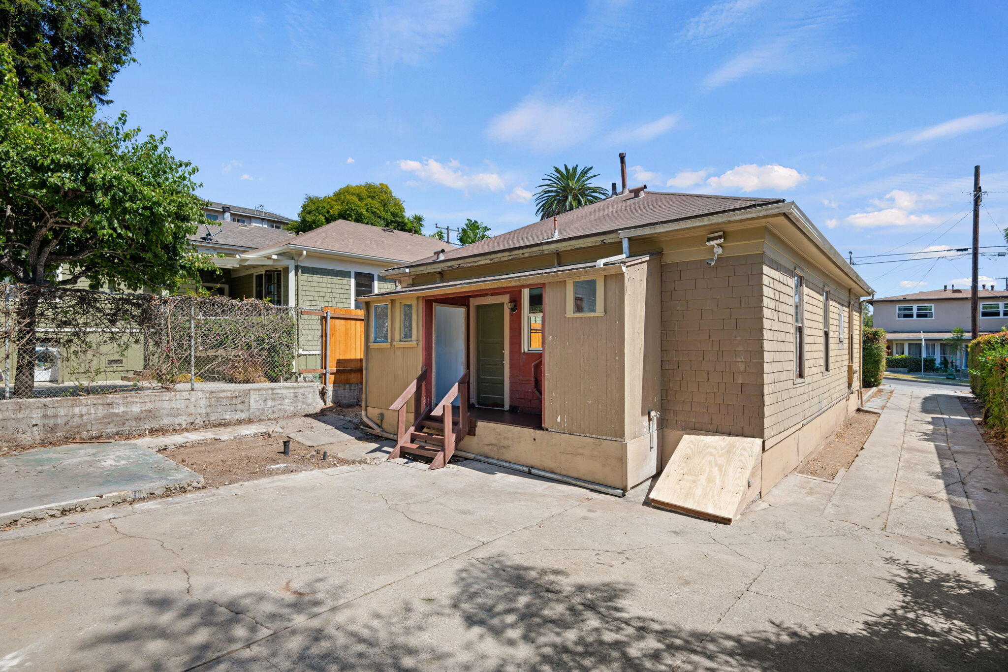 405 E Figueroa Street