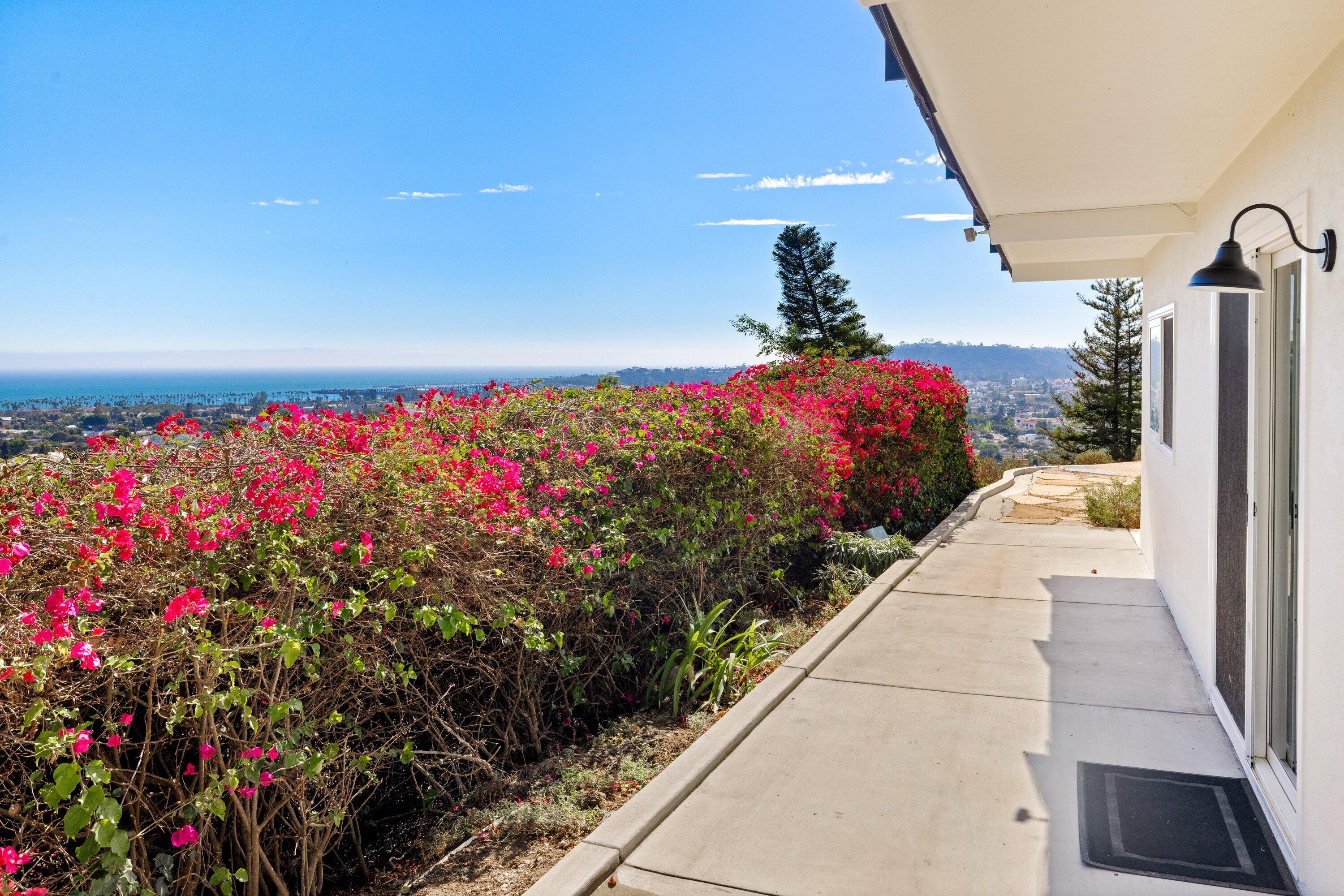 128 Las Alturas Road