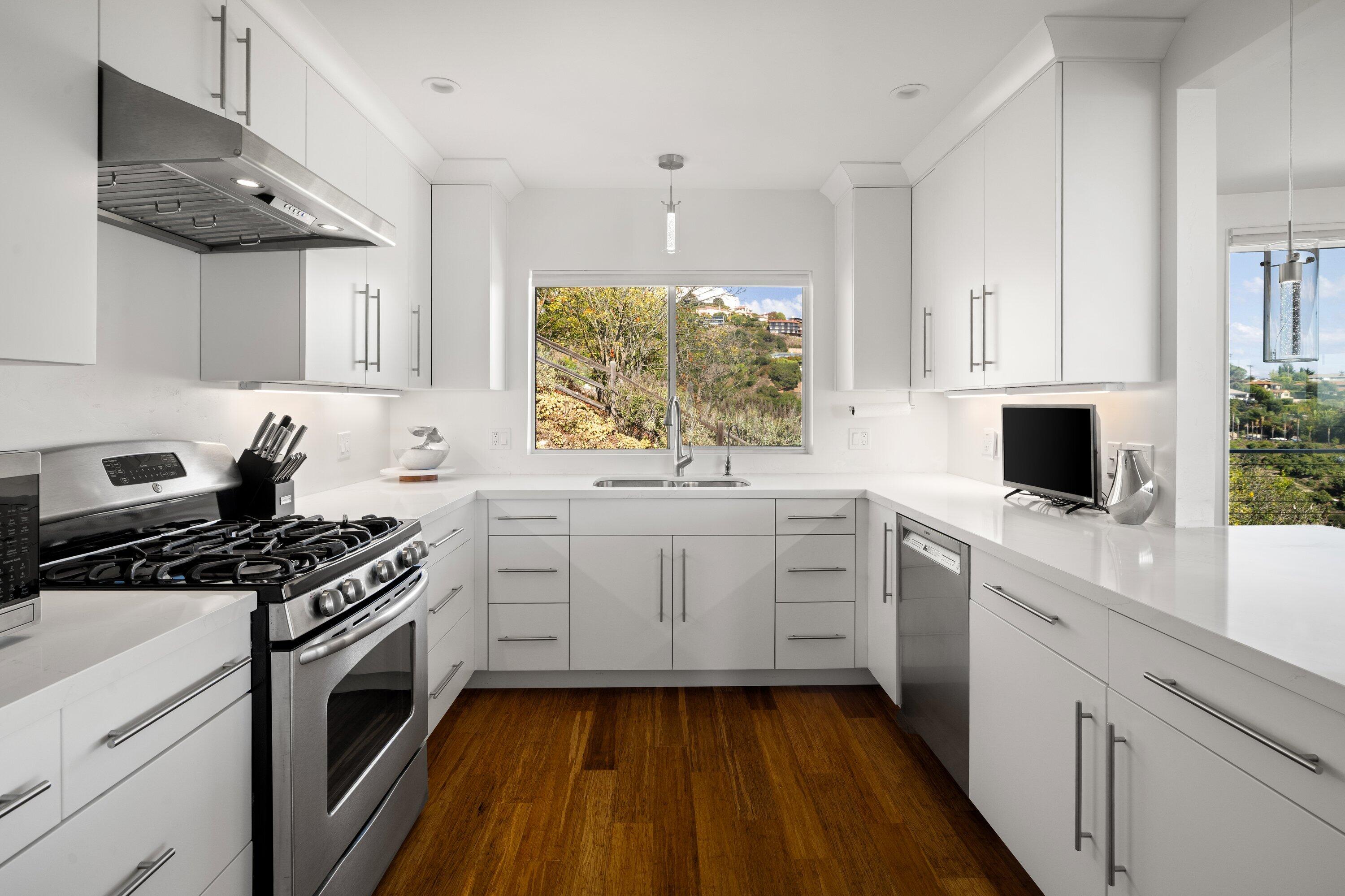 128 Las Alturas Road