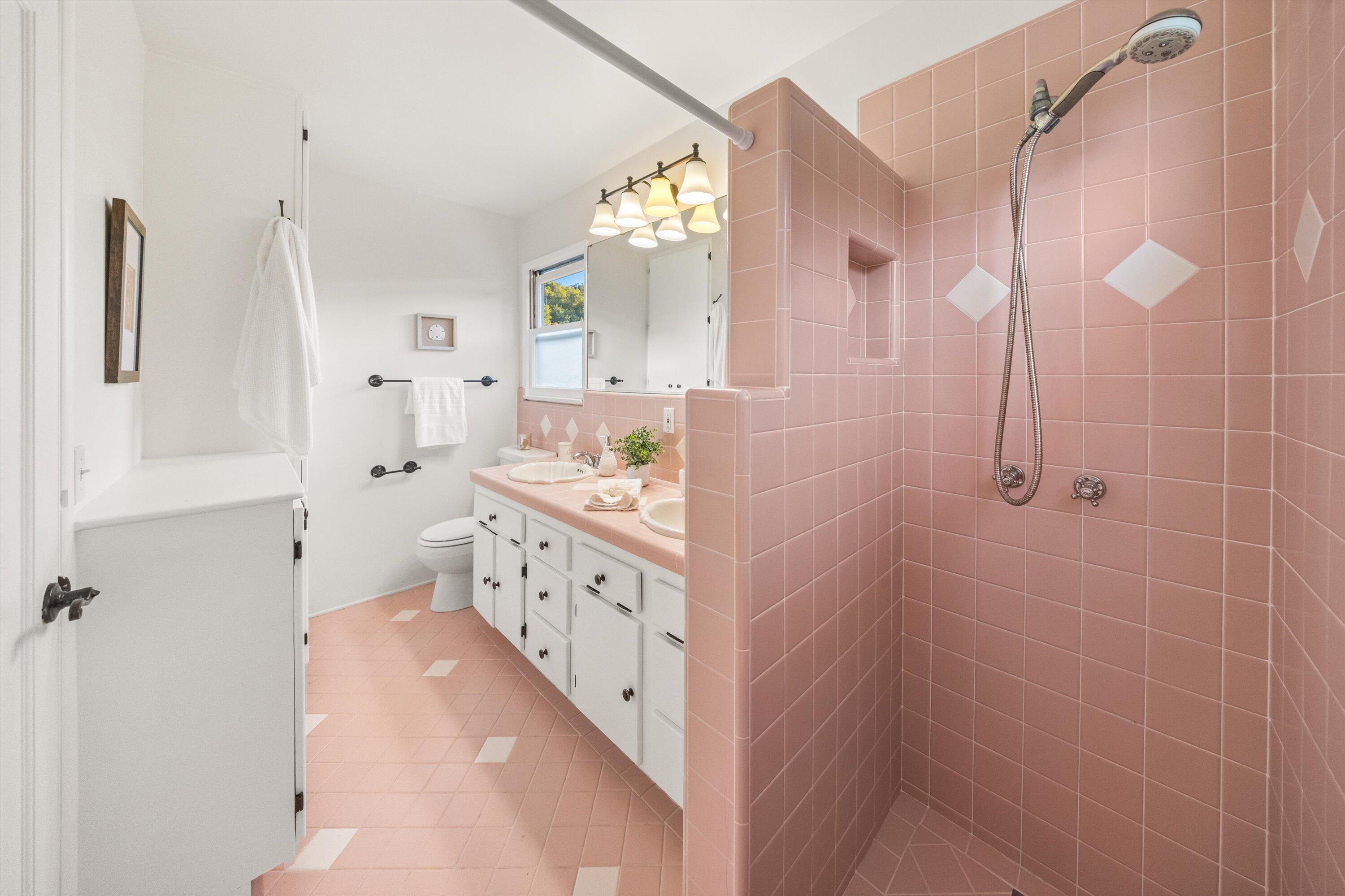 1308 W Valerio Street