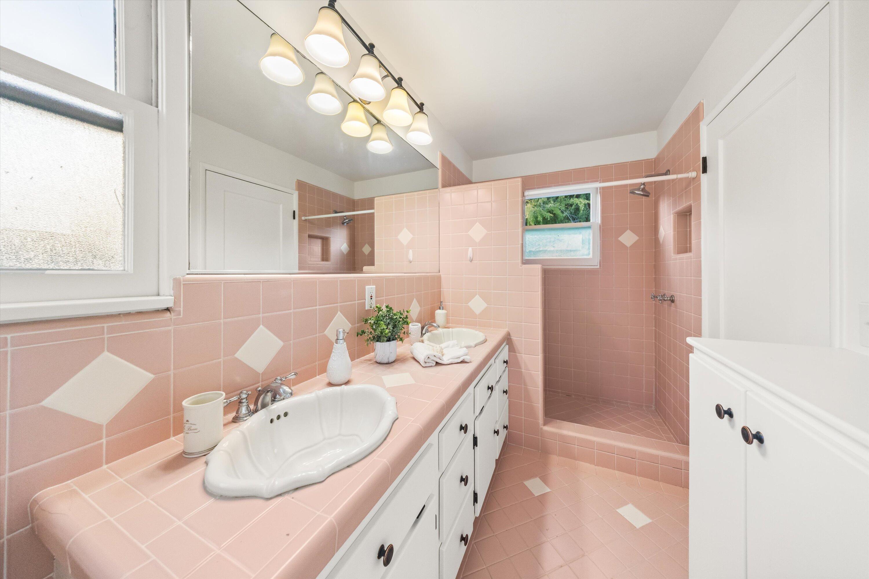 1308 W Valerio Street