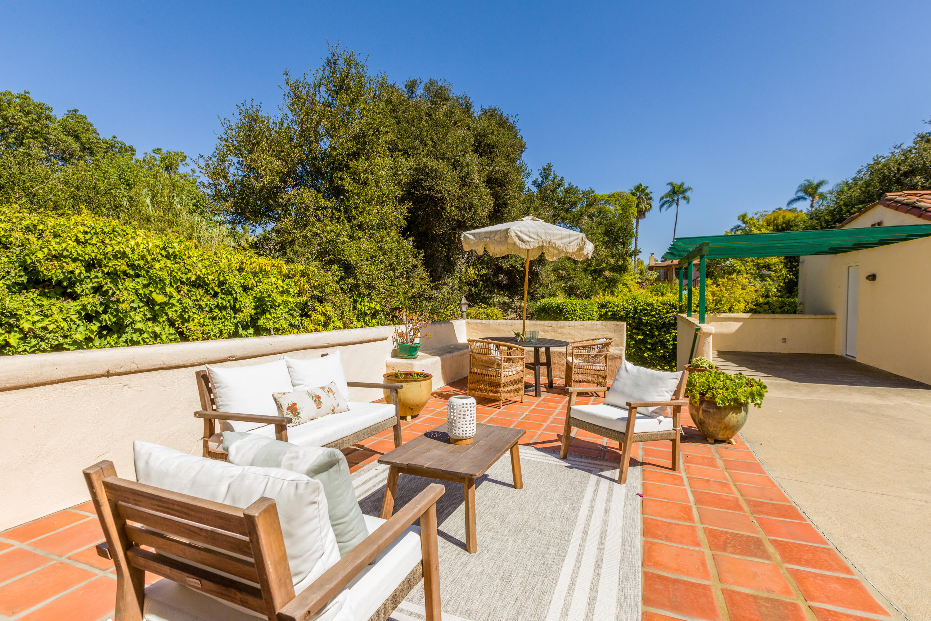 2720 Clinton Terrace