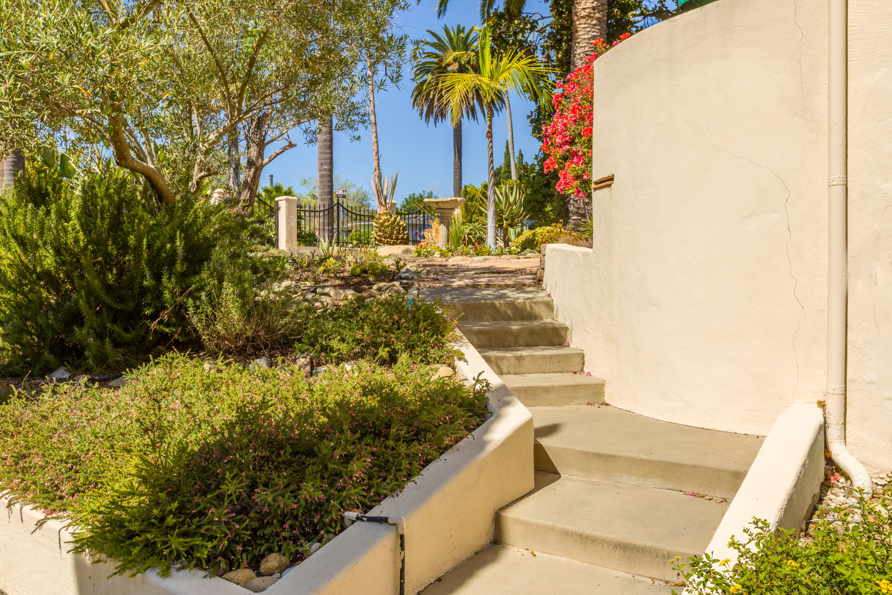 2720 Clinton Terrace