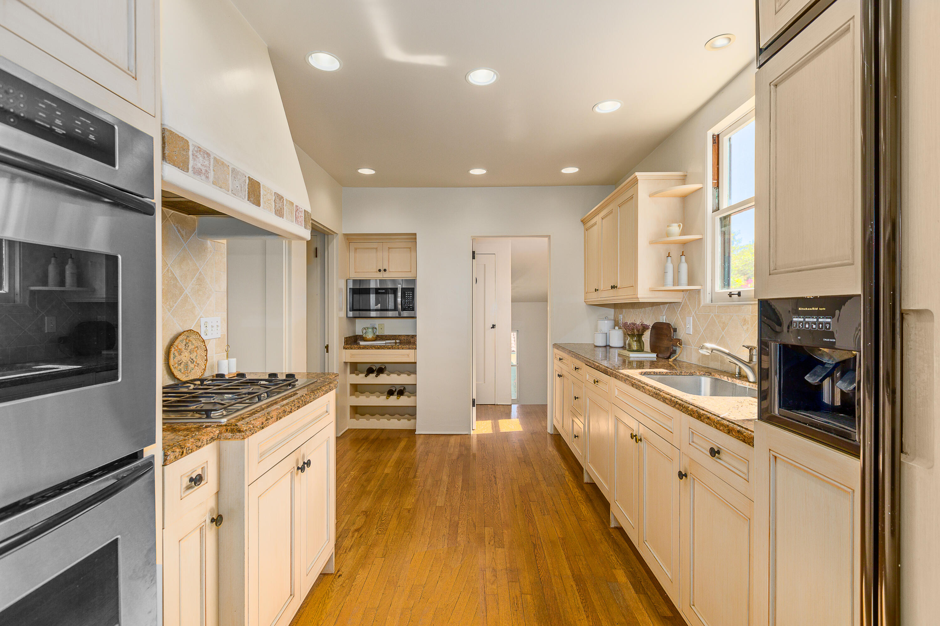 2720 Clinton Terrace