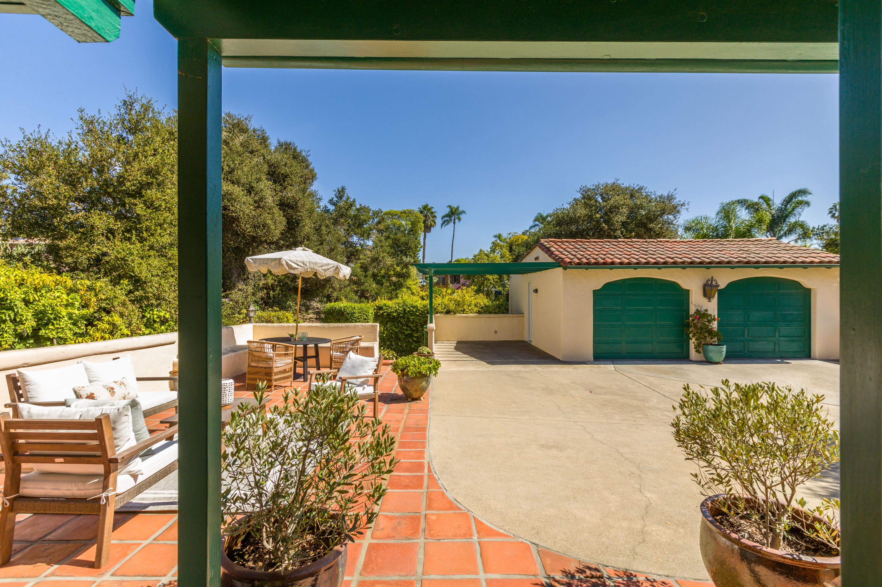 2720 Clinton Terrace