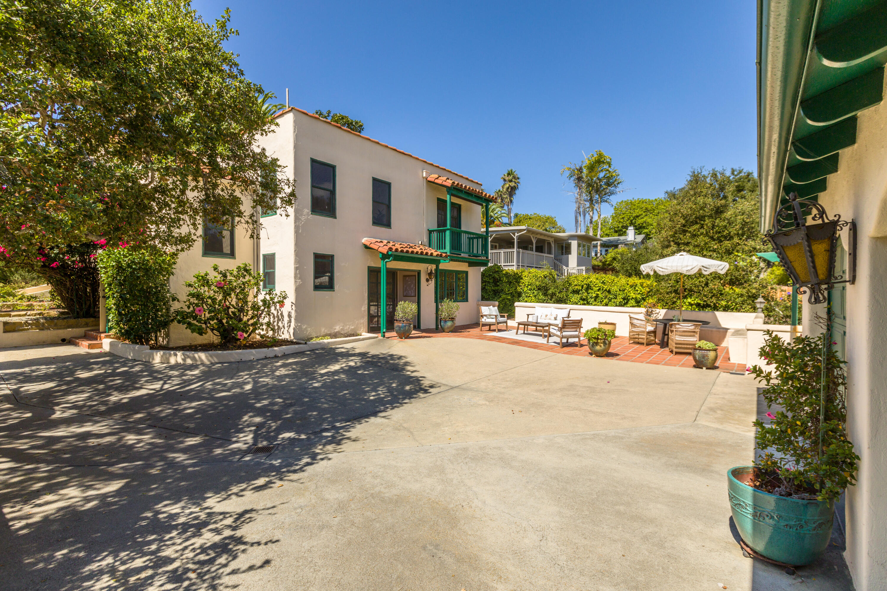 2720 Clinton Terrace