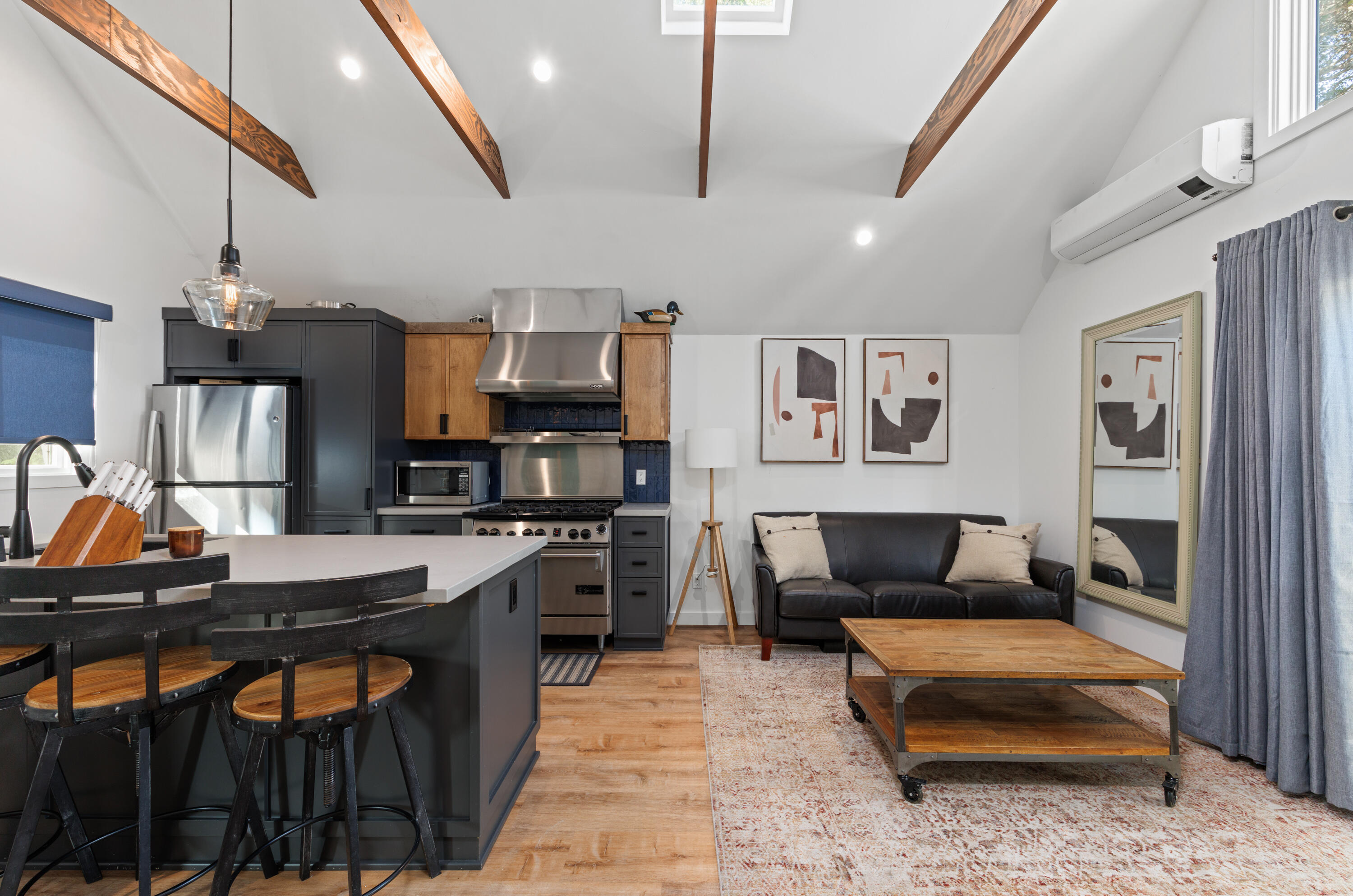 807 W Mission Street