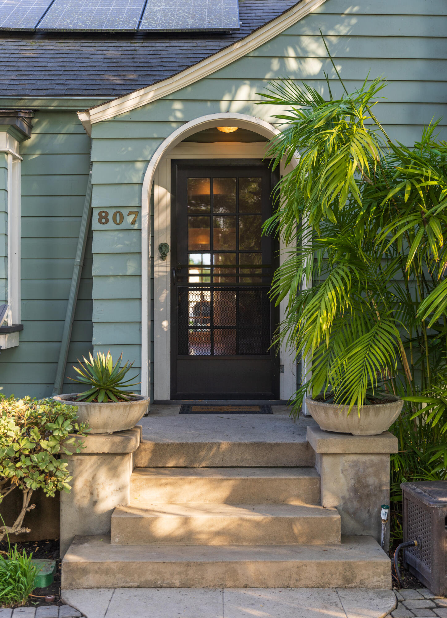 807 W Mission Street