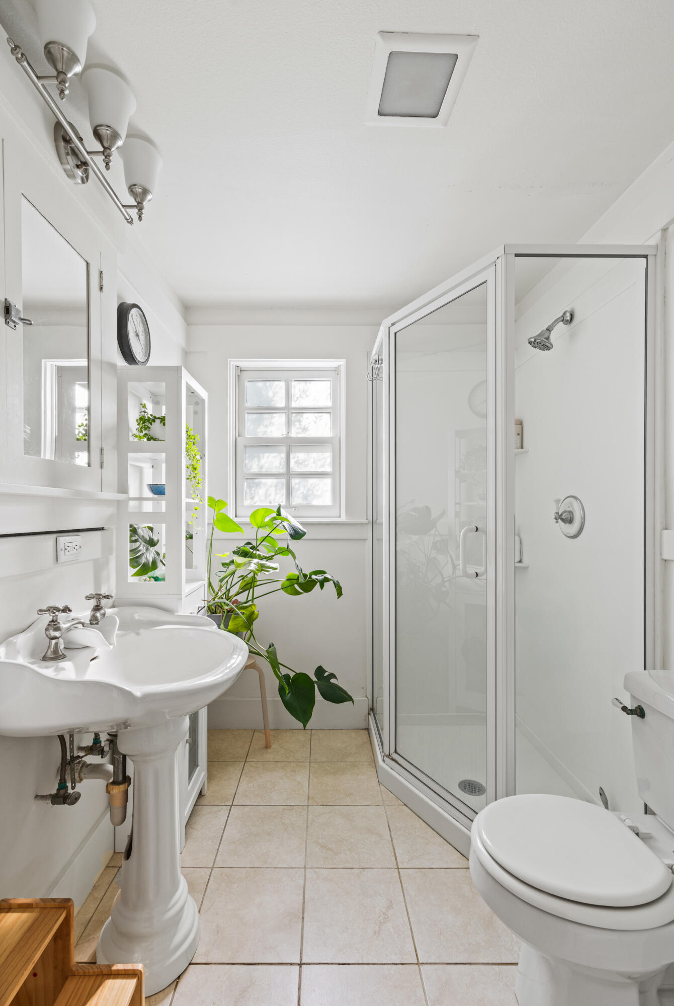 807 W Mission Street