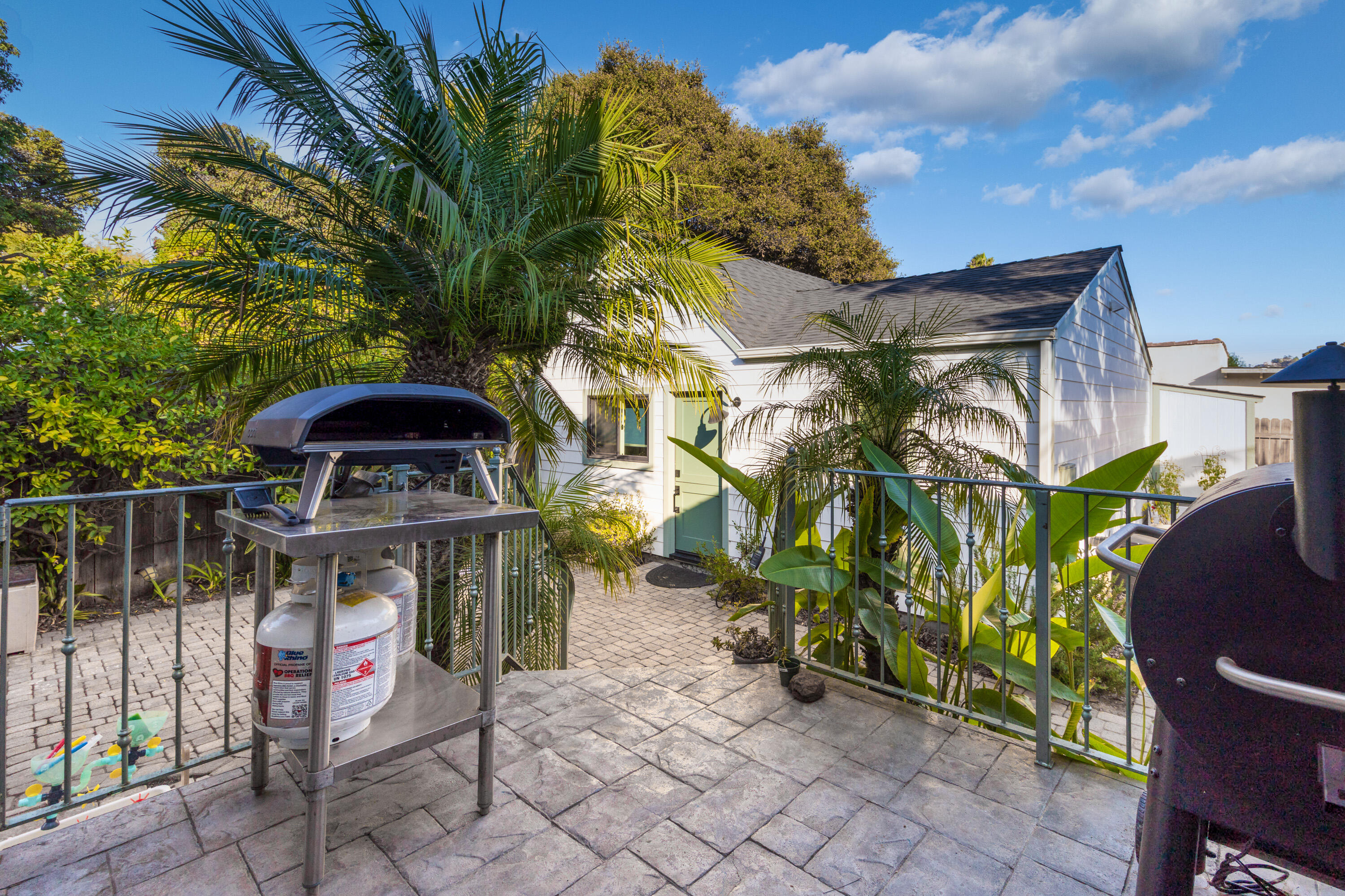 807 W Mission Street