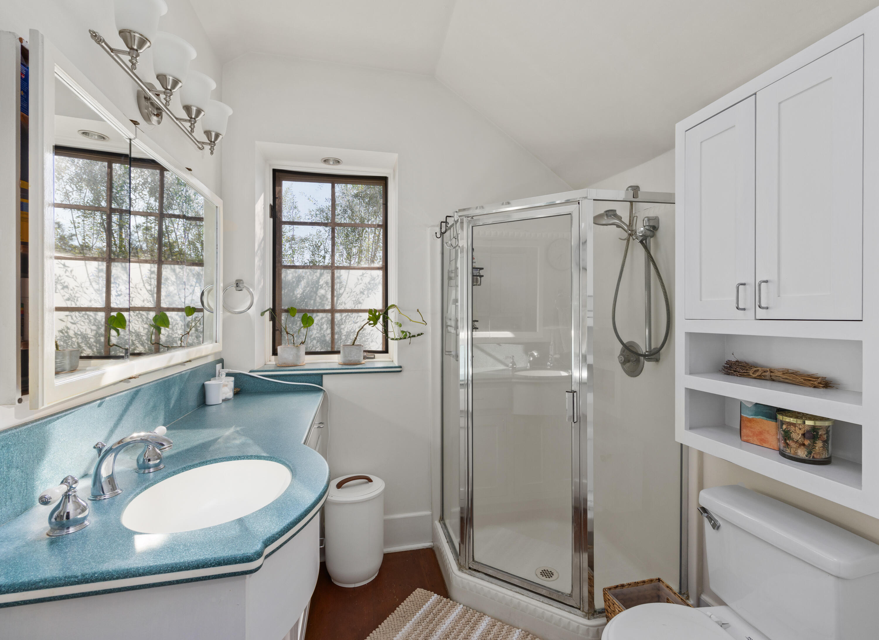 807 W Mission Street