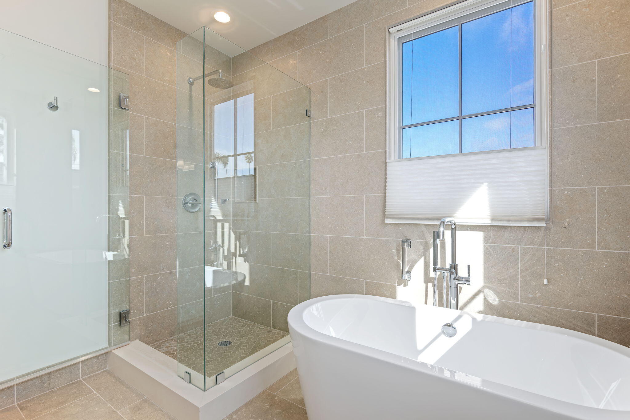 3728 State Street, 136