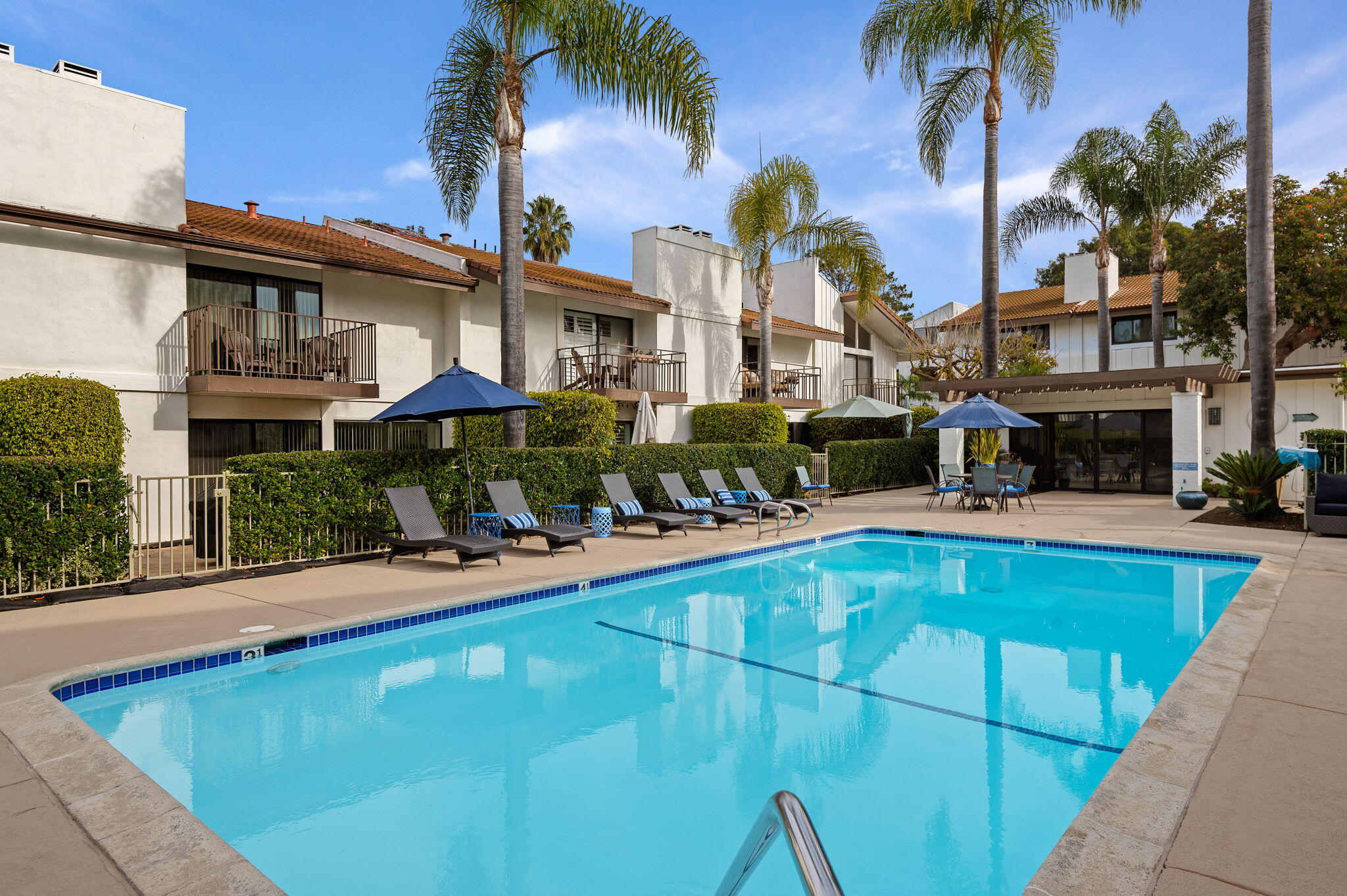 659 Del Parque Drive, E