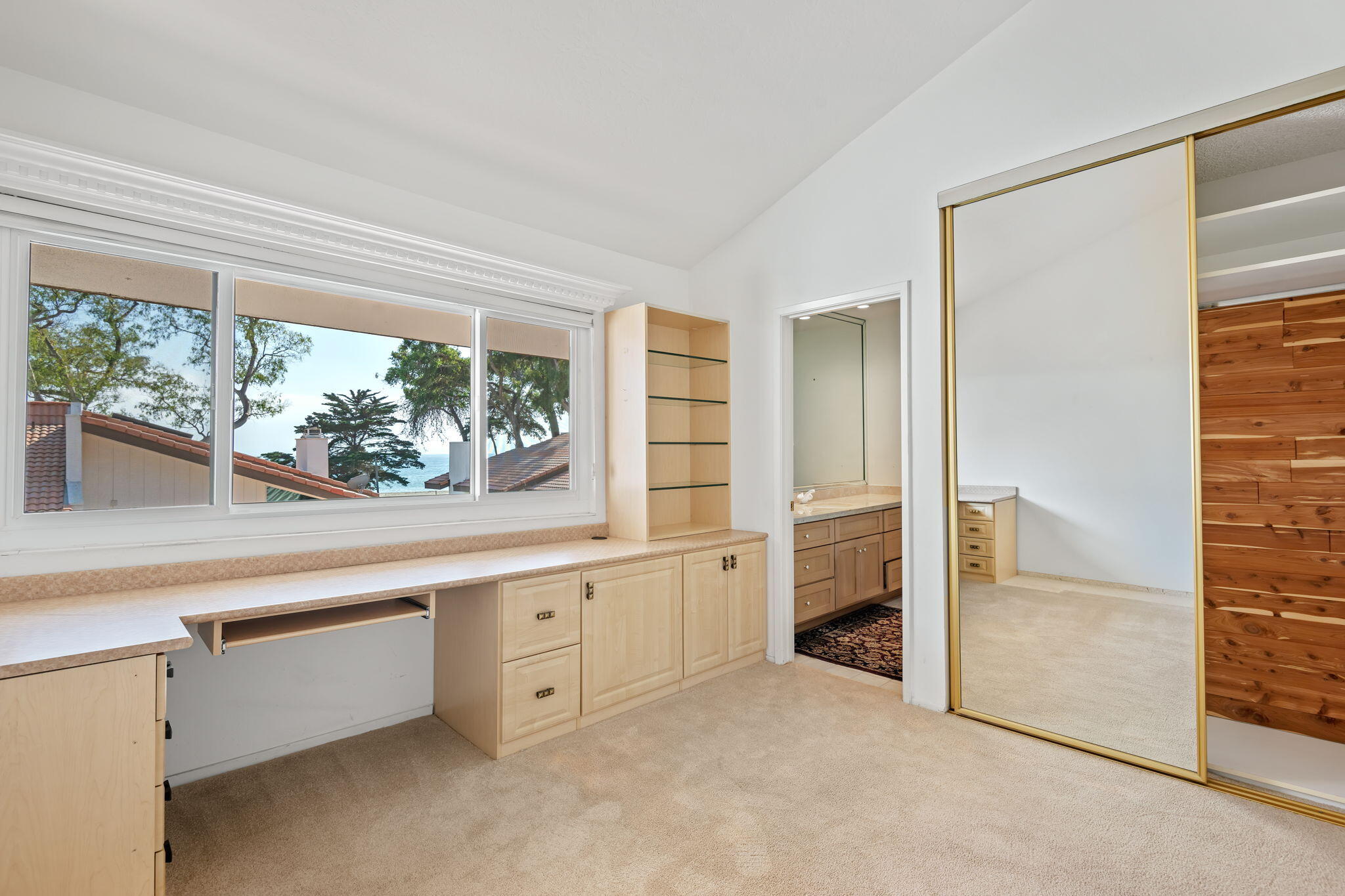 659 Del Parque Drive, E