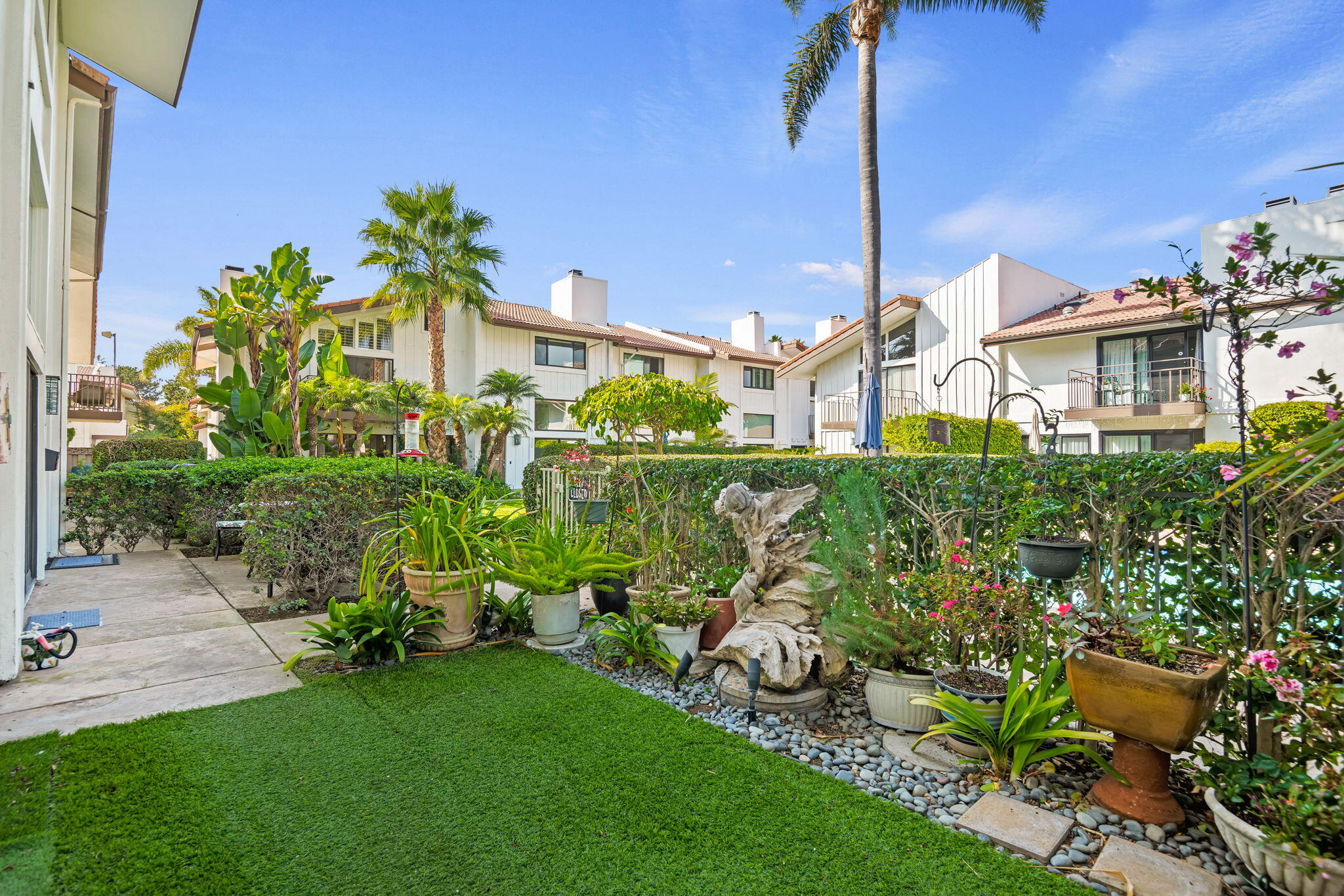 659 Del Parque Drive, E