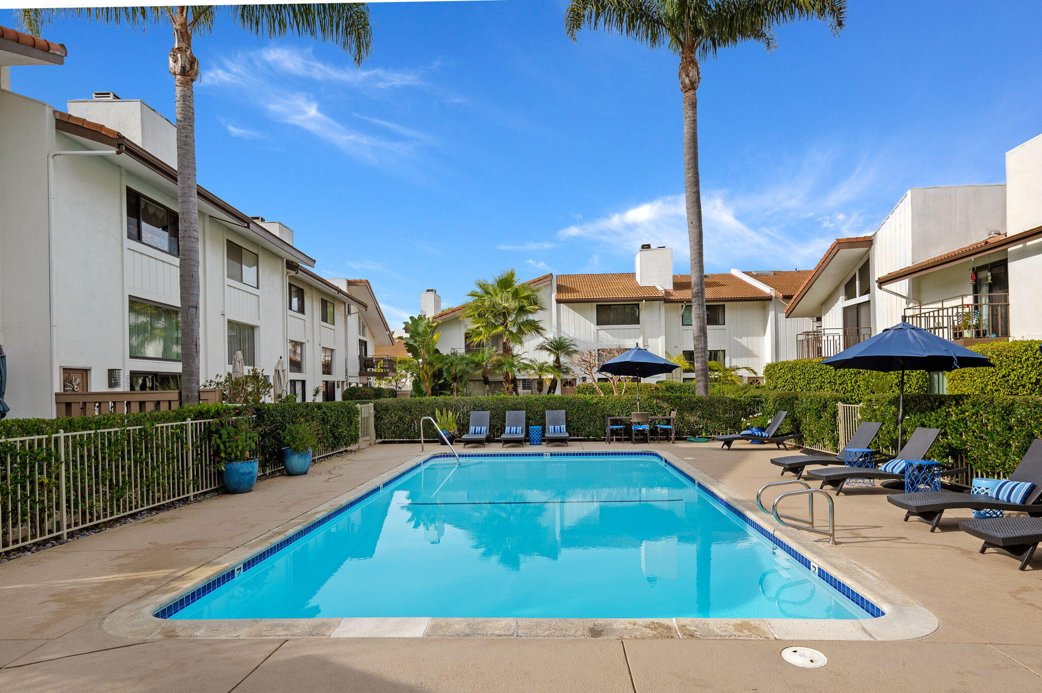 659 Del Parque Drive, E