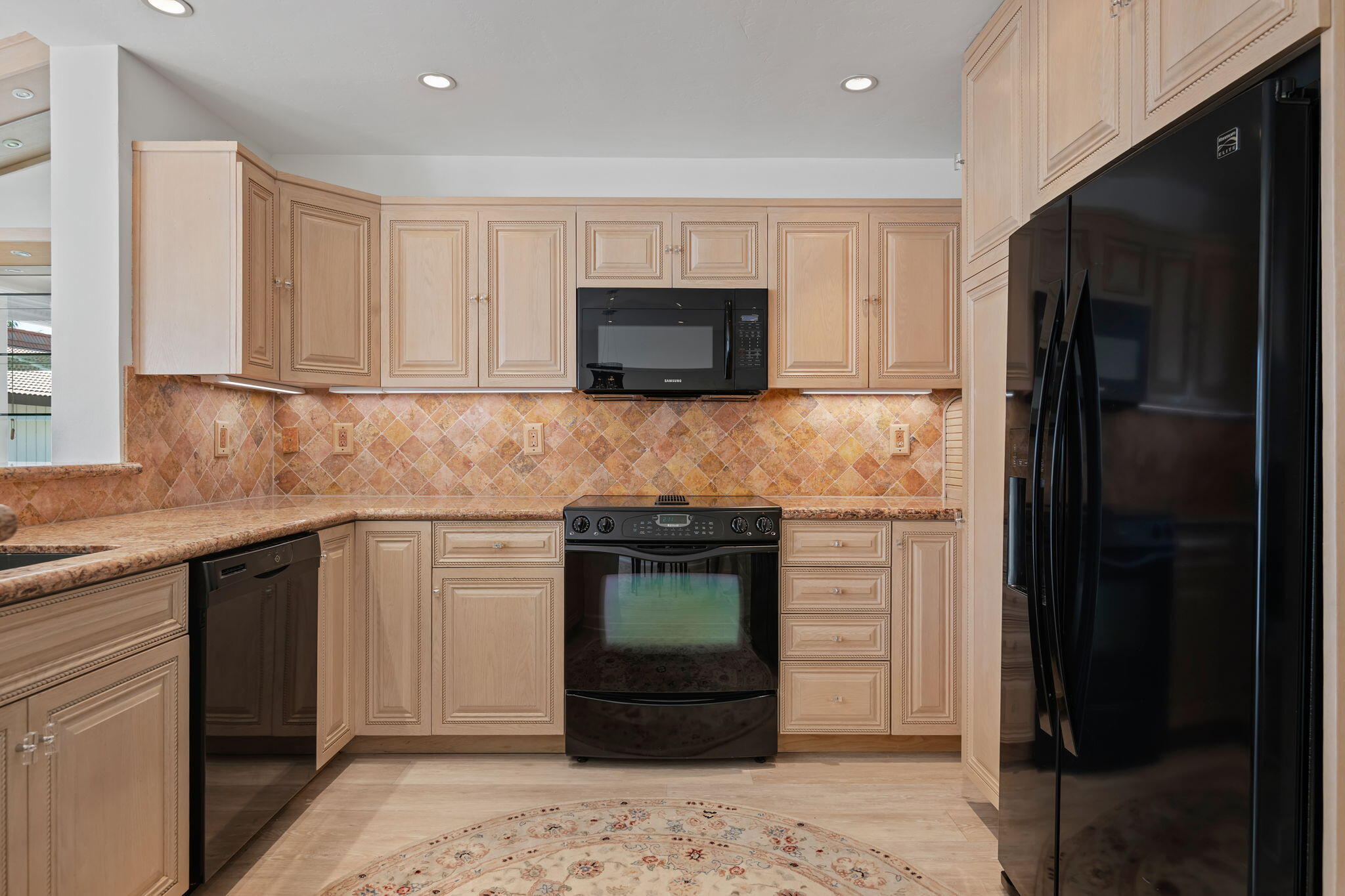 659 Del Parque Drive, E