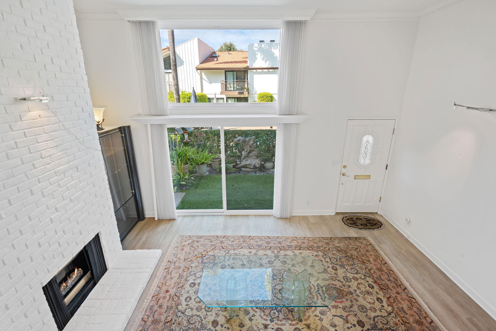 659 Del Parque Drive, E