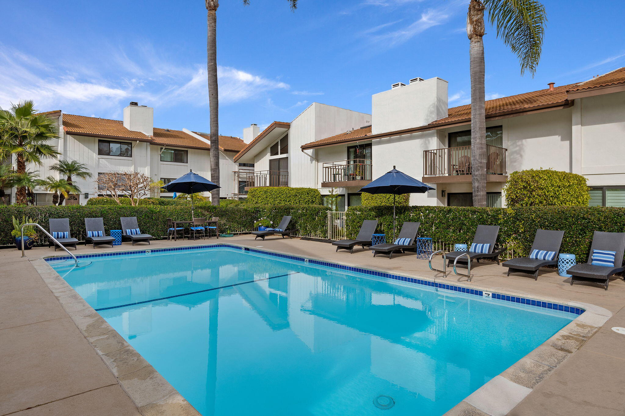 659 Del Parque Drive, E