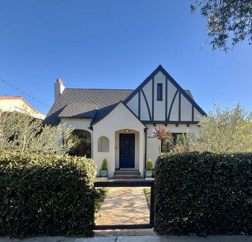 825 W Pedregosa Street