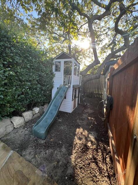 825 W Pedregosa Street