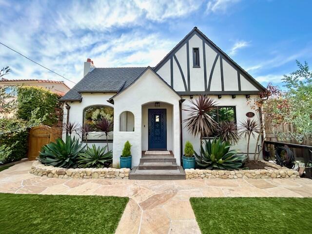 825 W Pedregosa Street