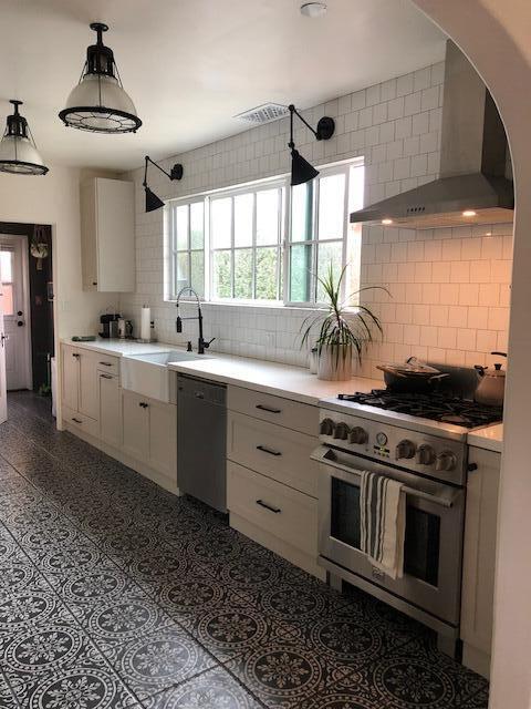 825 W Pedregosa Street