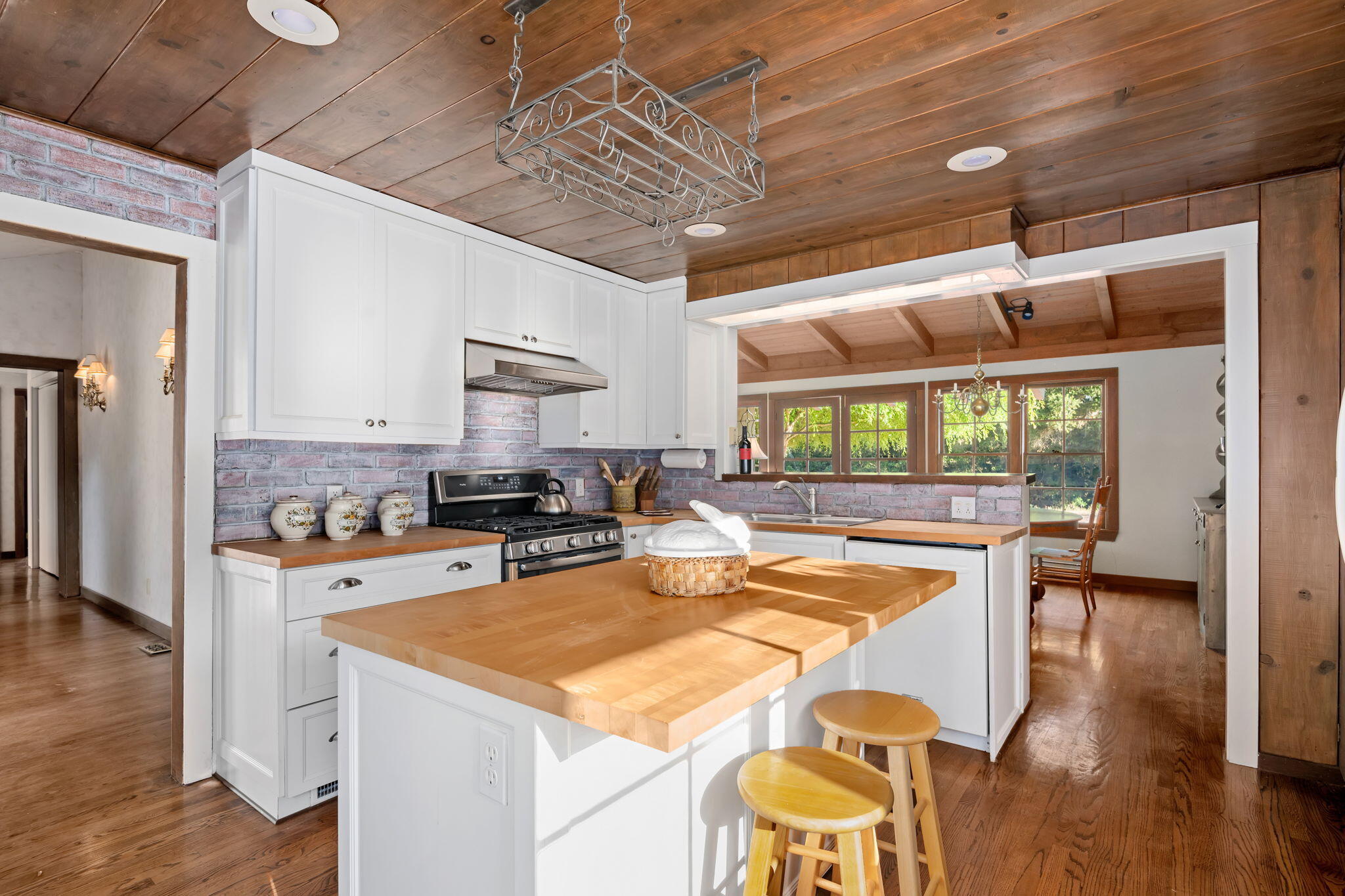 1445 School House Road