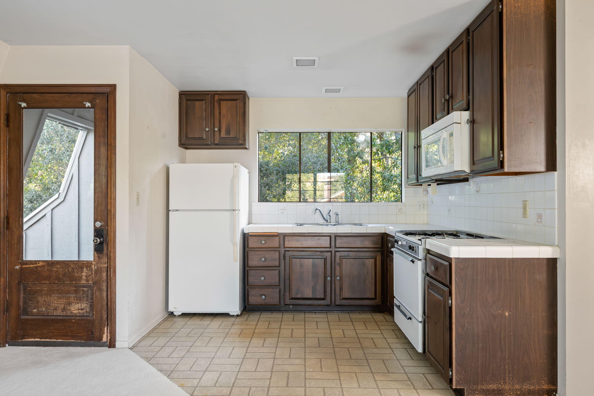 1445 School House Road