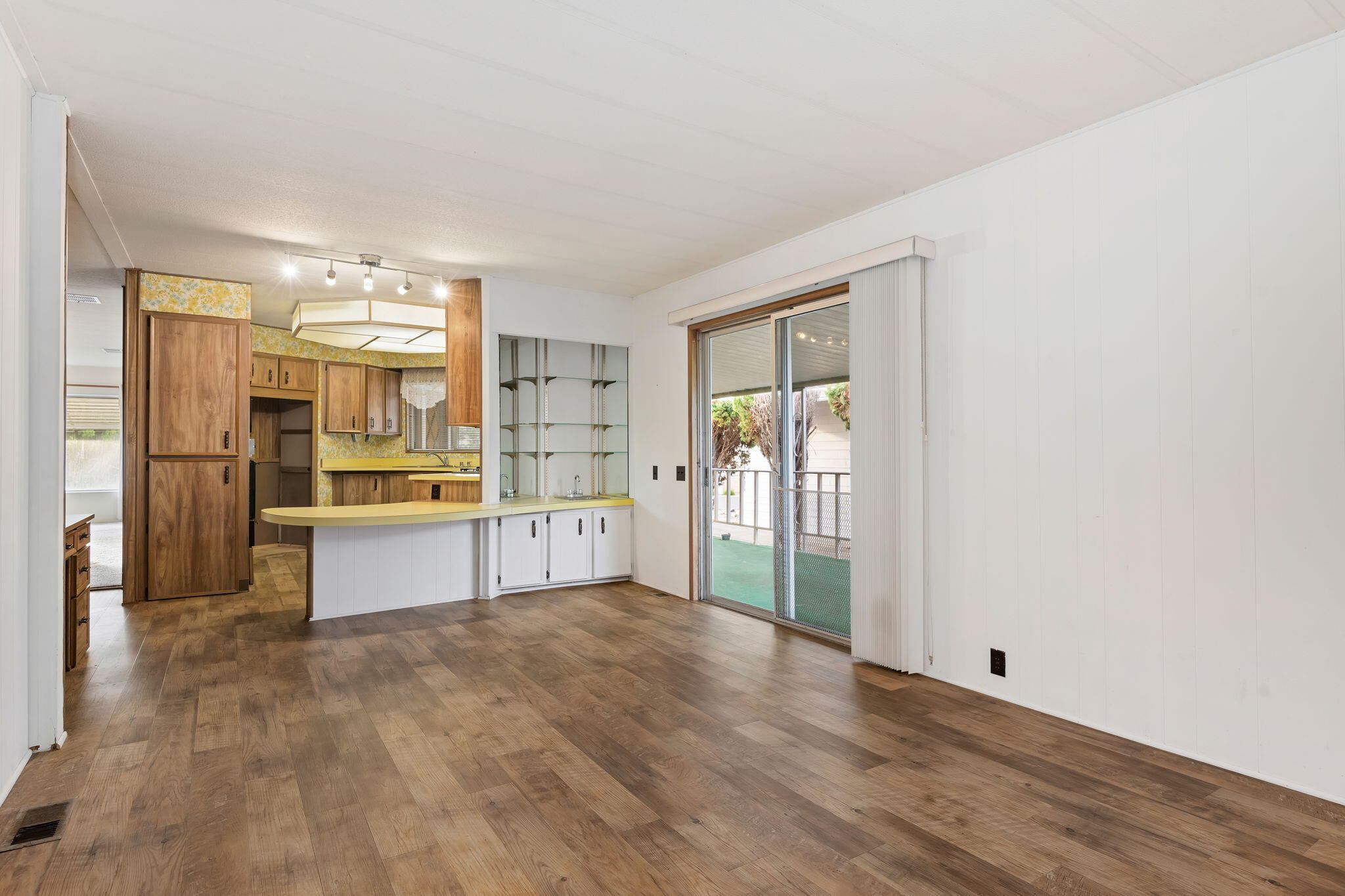 3950 Via Real, Spc 103