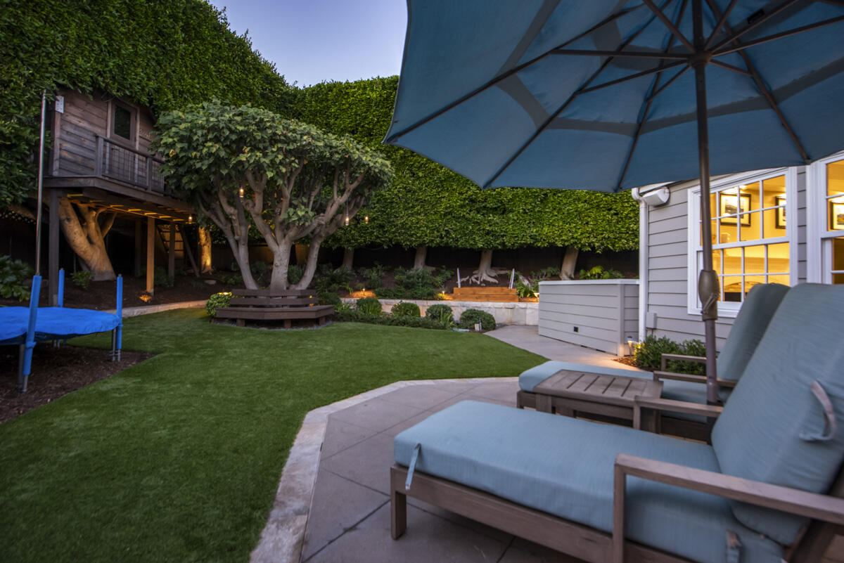 406 Lincolnwood Place