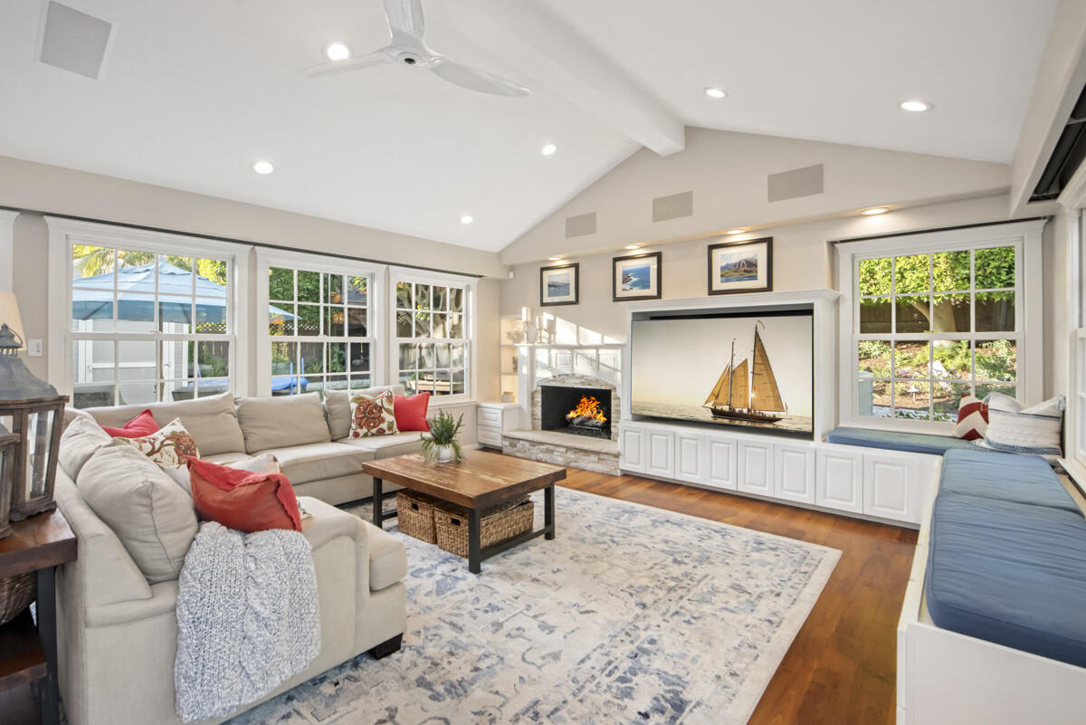 406 Lincolnwood Place