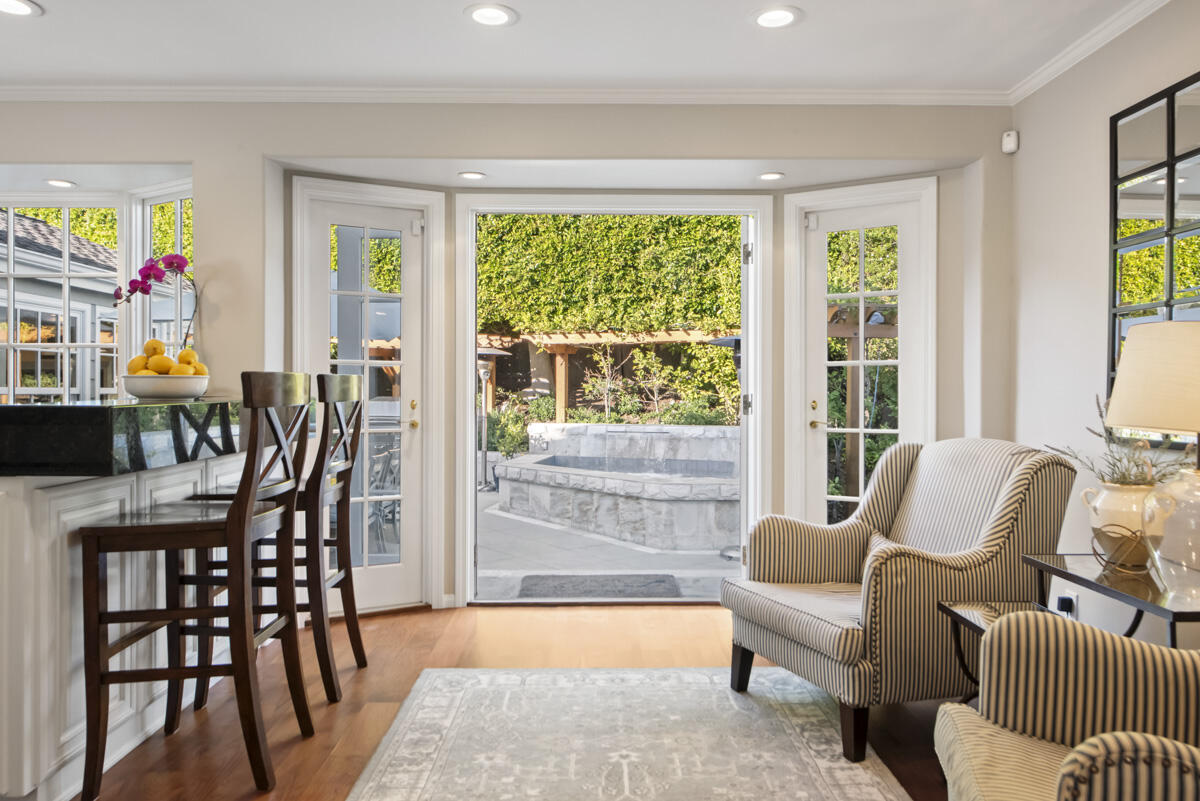 406 Lincolnwood Place