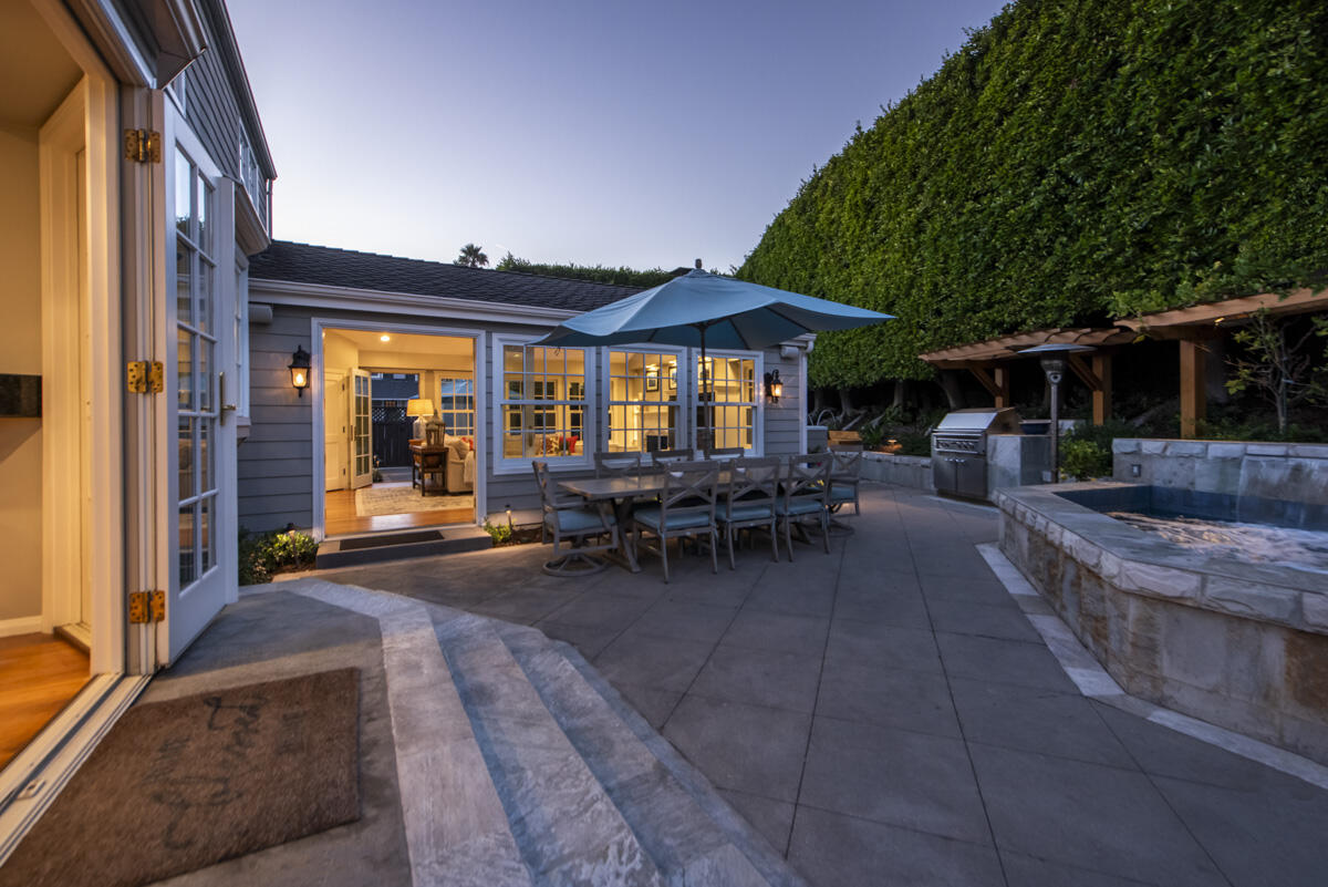 406 Lincolnwood Place