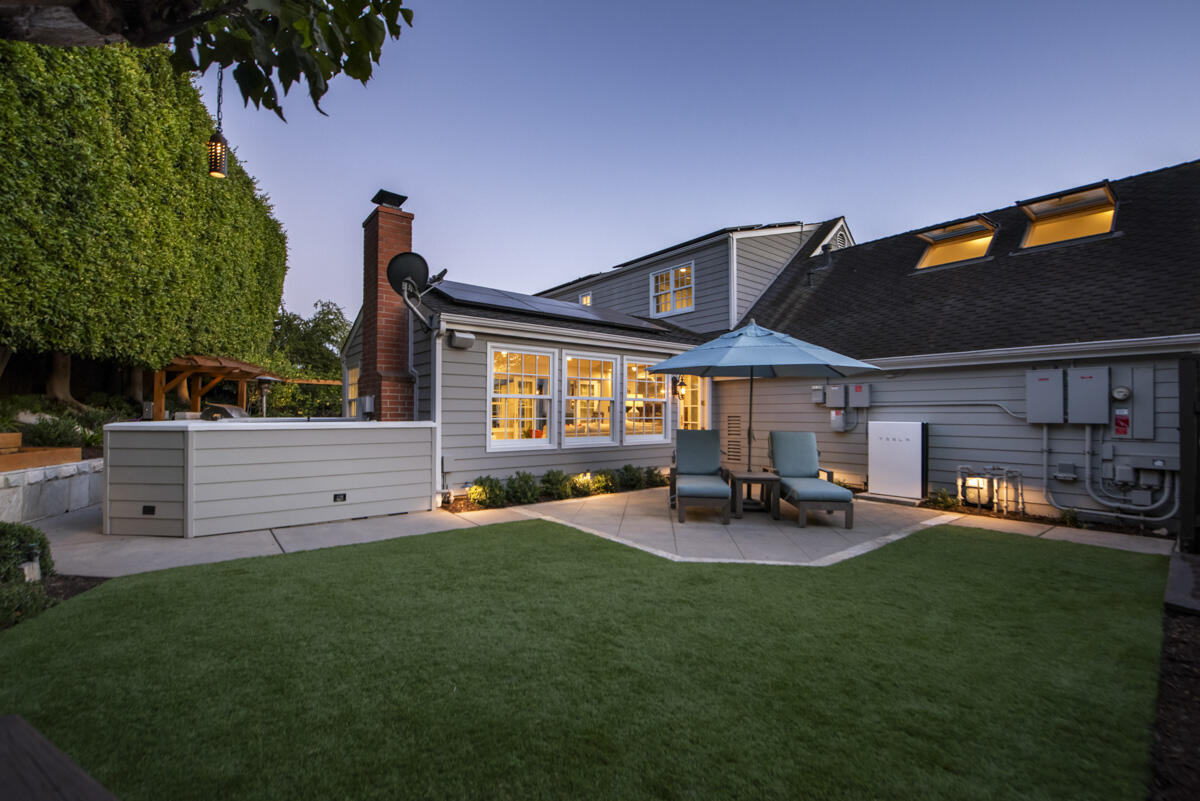 406 Lincolnwood Place