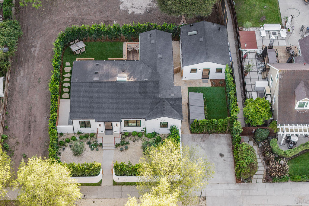 1911 Mountain Avenue