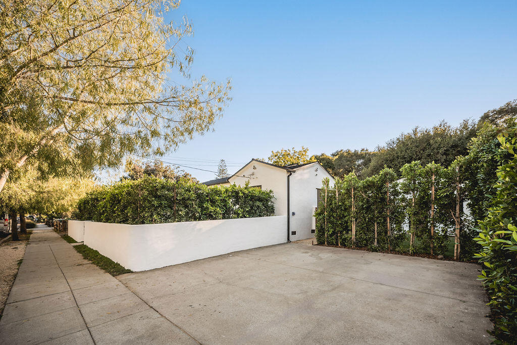 1911 Mountain Avenue
