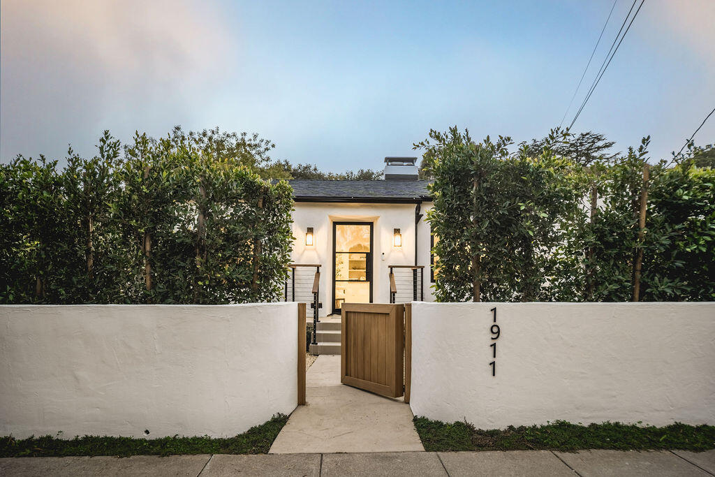 1911 Mountain Avenue