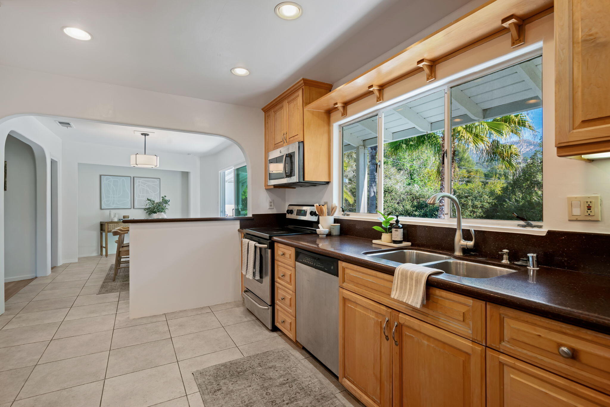 918 Crestwood Drive