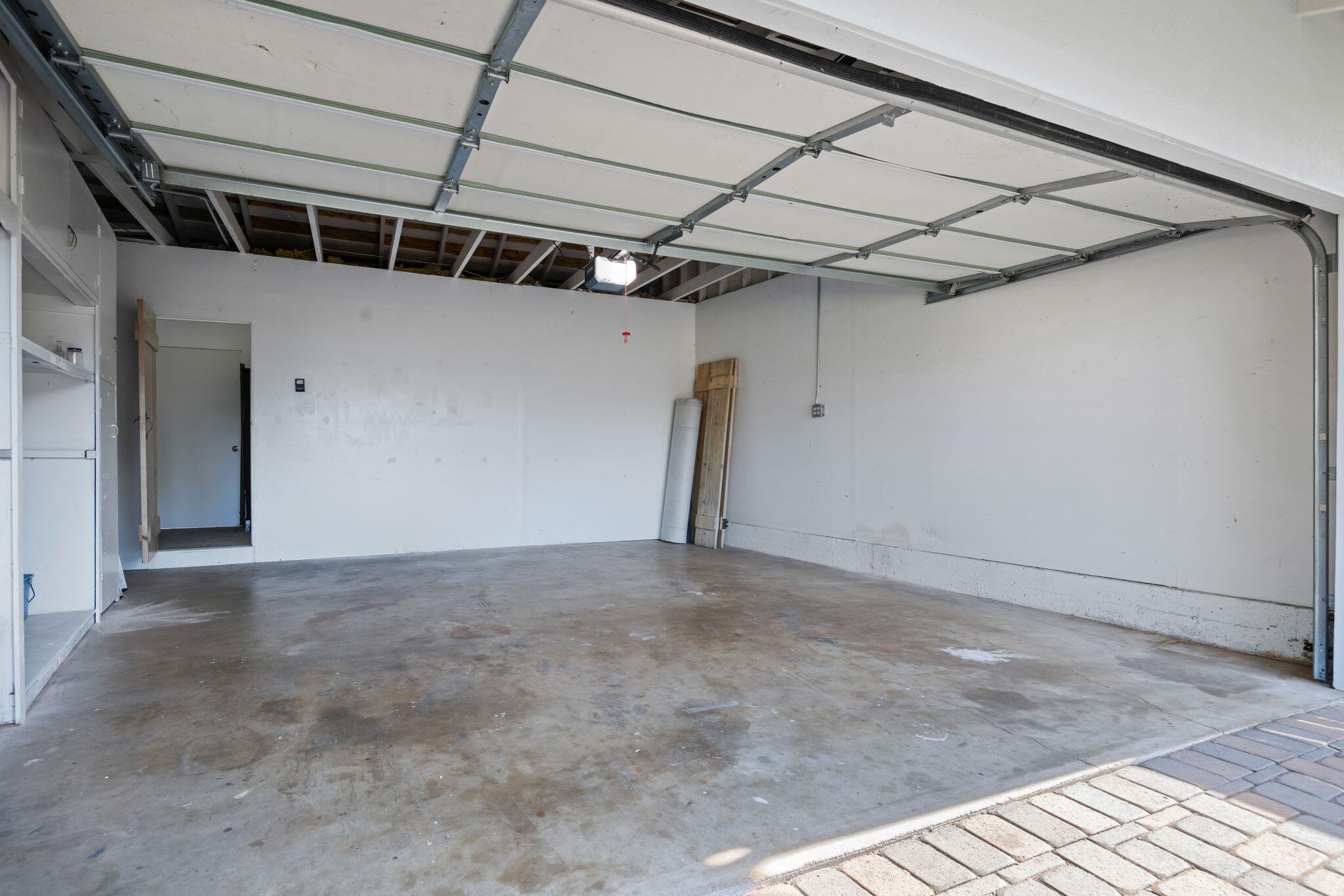 918 Crestwood Drive