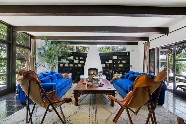 2084 Alisos Drive