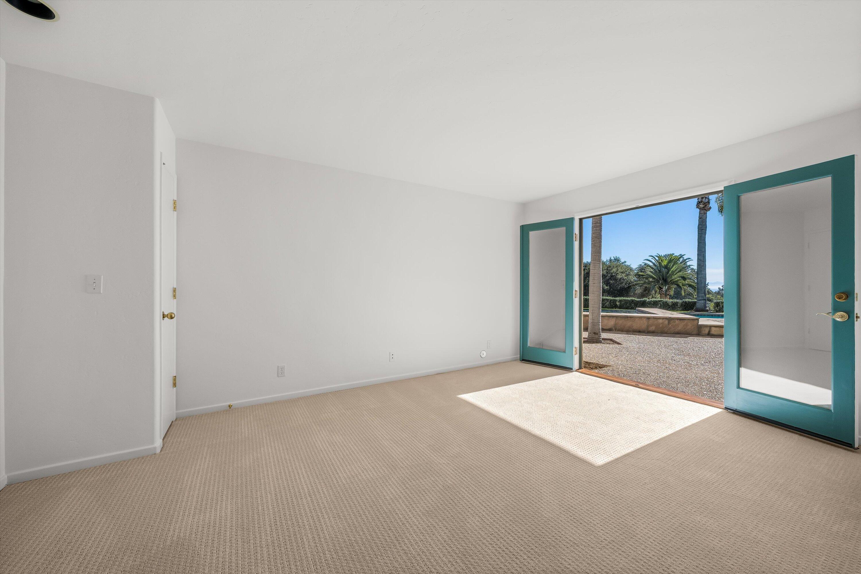 1045 Via Los Padres