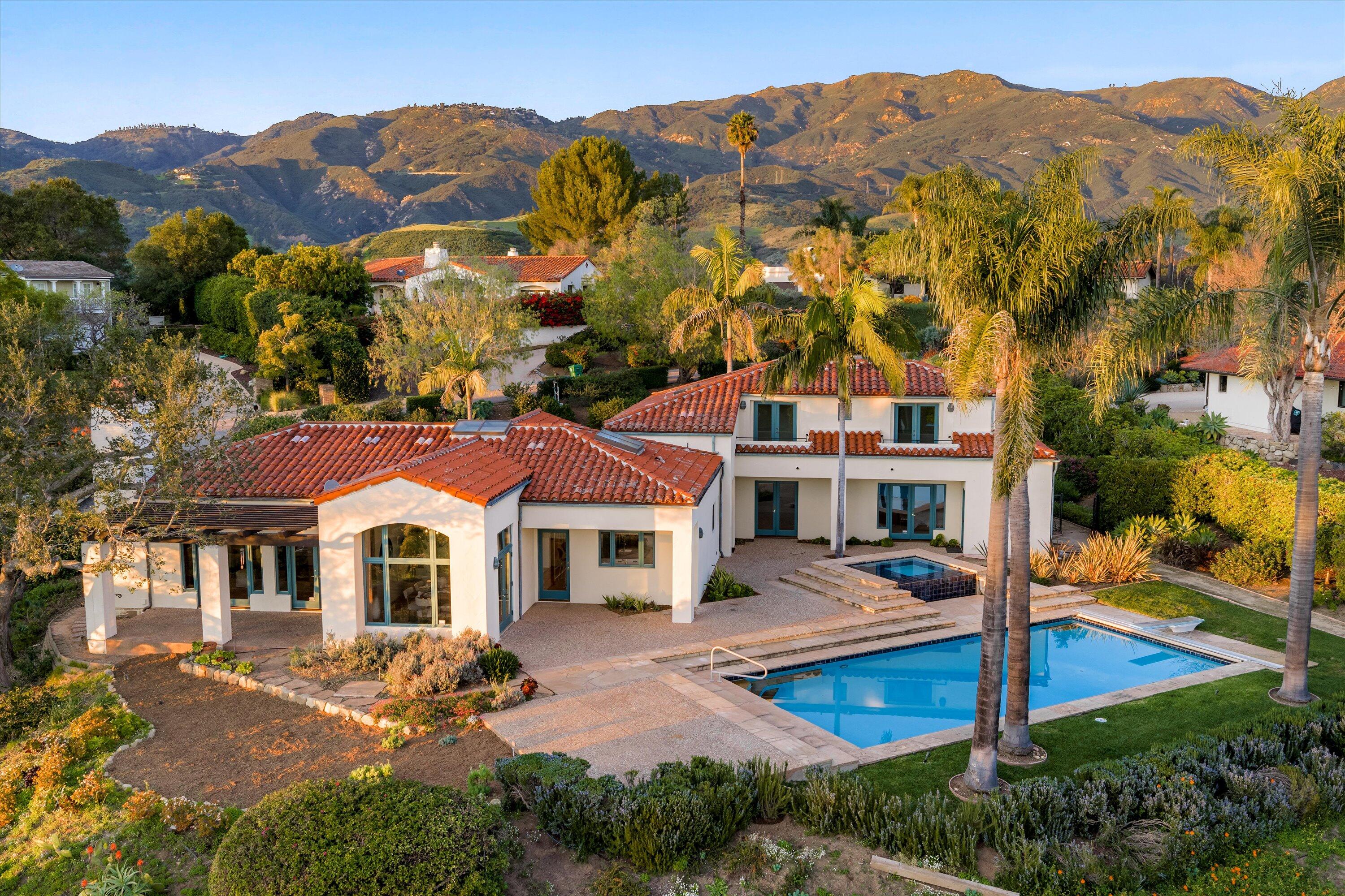 1045 Via Los Padres