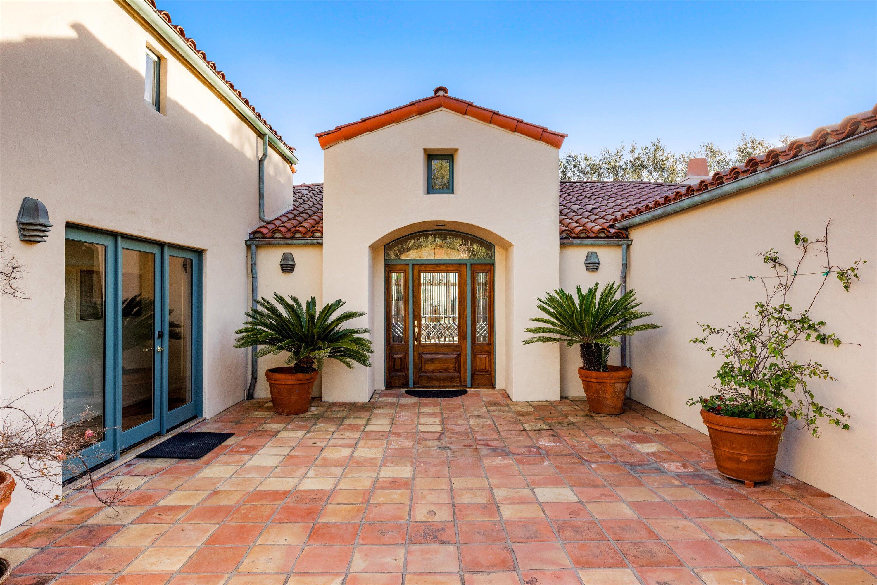 1045 Via Los Padres