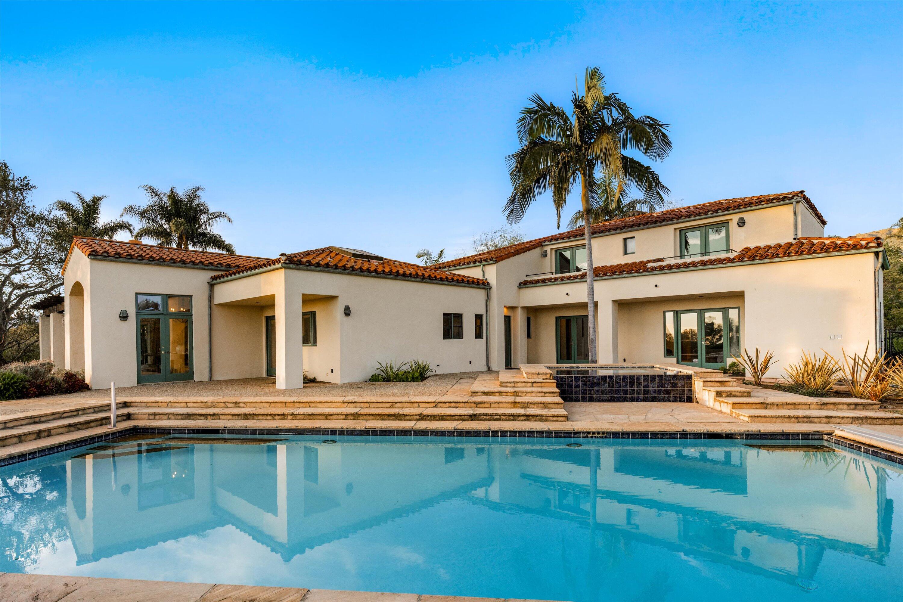 1045 Via Los Padres