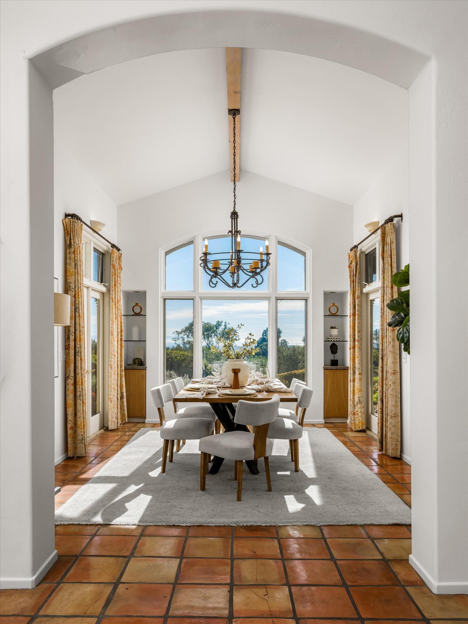 1045 Via Los Padres