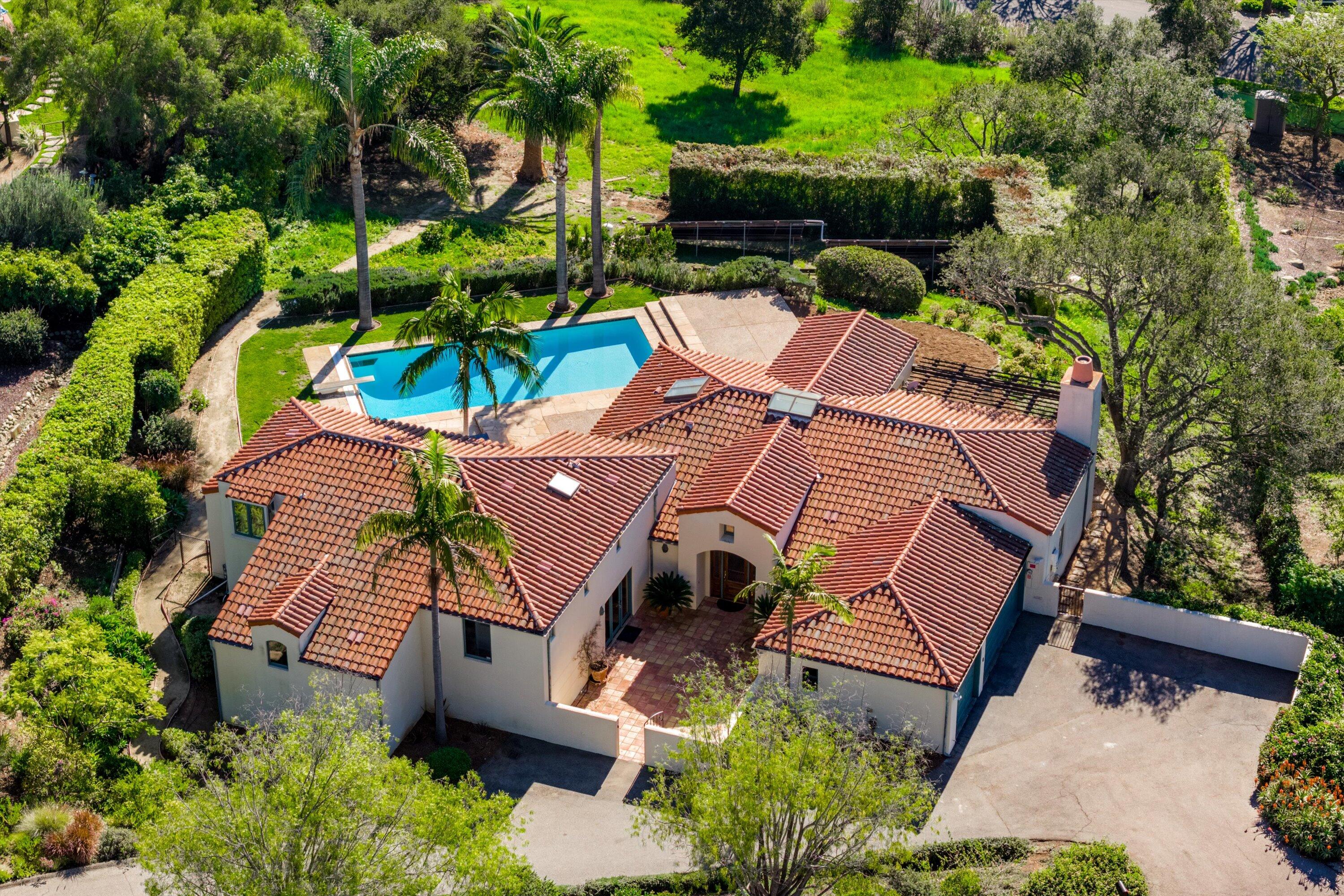 1045 Via Los Padres