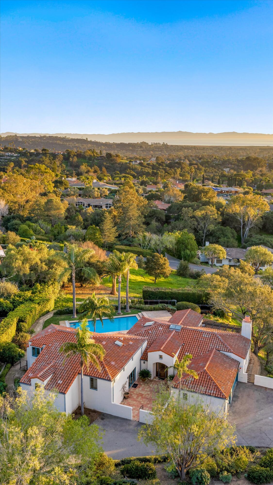 1045 Via Los Padres